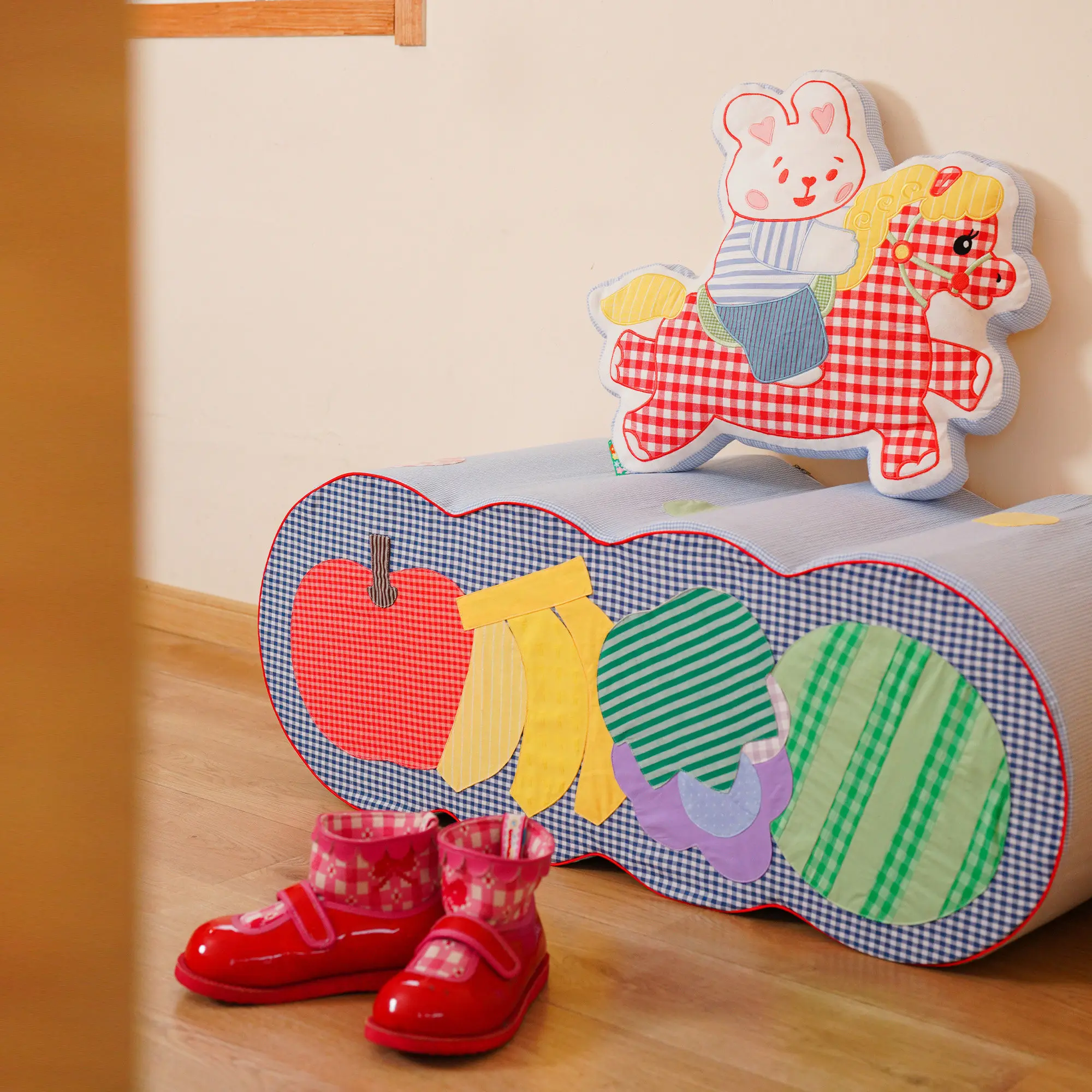 Original design retro childlike cute patchwork fruit dopamine integrated sponge sofa stool