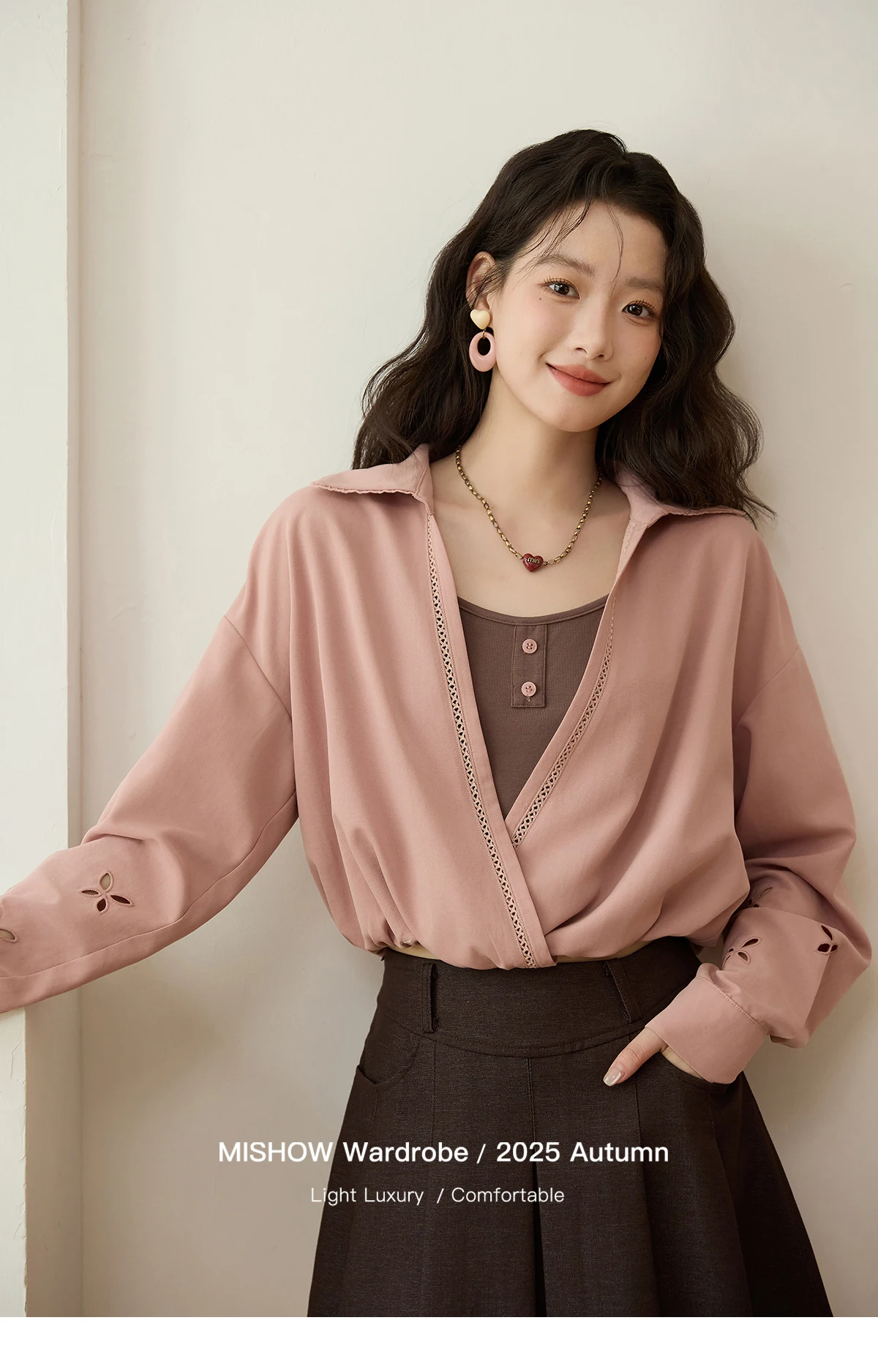 

MISHOW Elegant Woman Blouse 2025 Autumn Loose Fitting Fake Two-piece Contrasting Color V-neck Tops Ladies Clothing MXE45C2403