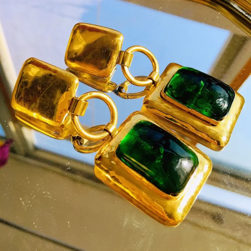 Medieval Emerald Vintage earrings for women with high sense, niche personality, geometric square earrings, ear clips