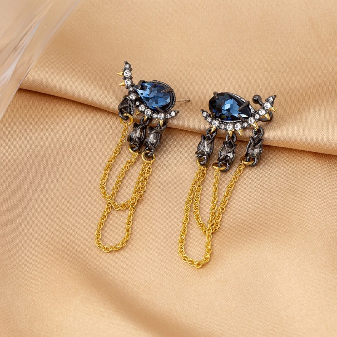 

Original Design Copper Gold-plated Two-color Water Drop Fringed Stud Earrings
