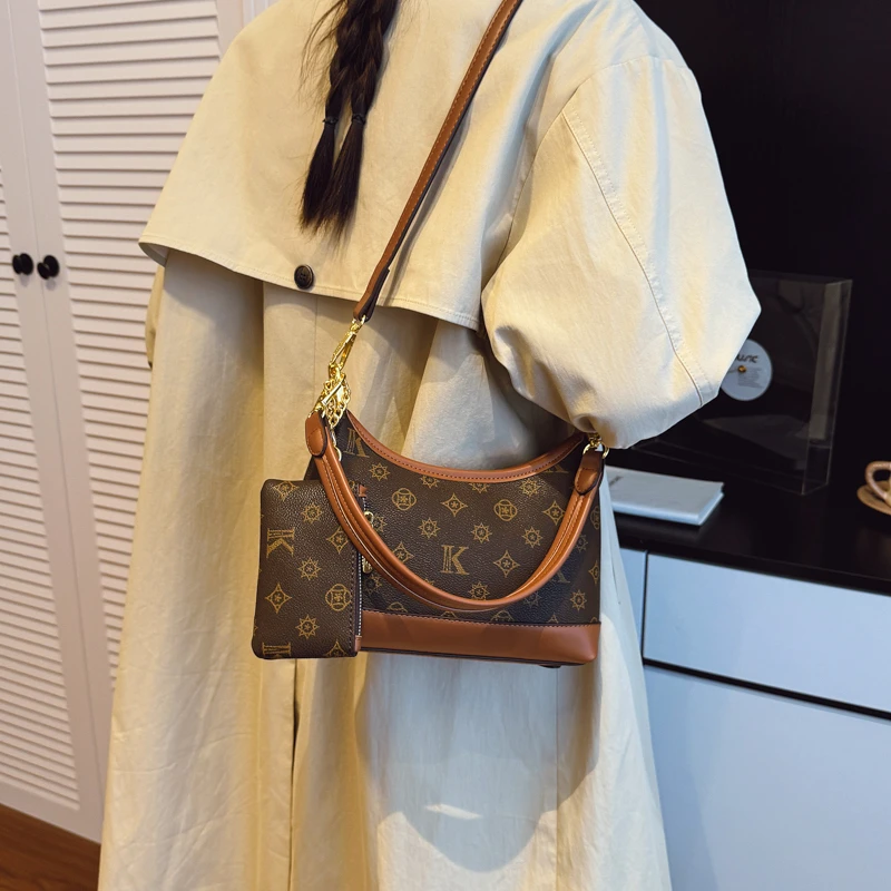 

Архитектурная структурированная мини-сумка через плечо. Уникальный геометрический дизайн для галереи. Вдохновляющих повышенная изысканность.