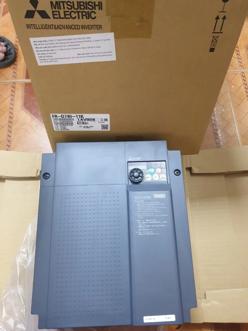 In Stock New and Original Mitsu-bishi FR-D740-11K Variable Speed/Frequency Drive VSD/VFD Inverter 11kW 15HP 23A 3-phase IP20