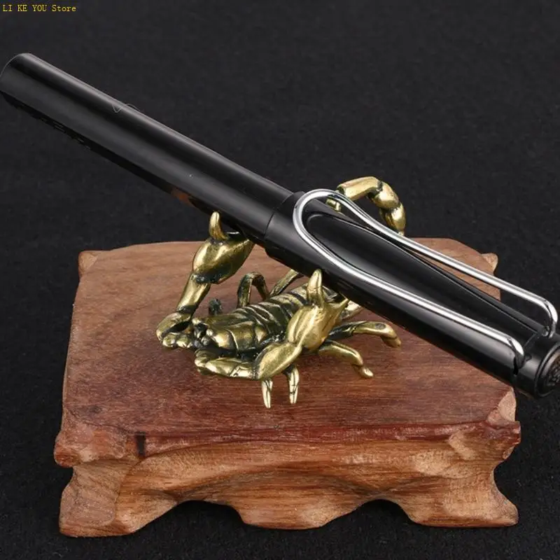 W3JE Detailed Brass Scorpions Miniature Statue Multifunction Pen Holder Stand for Enhancing Aesthetic Home Office Decoration