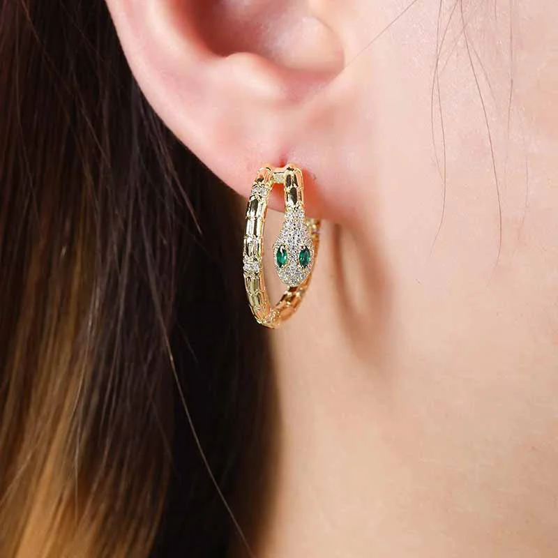 

JF2023 New Original Design Delicate Light Luxury Micro Inset Zircon Green Eye Snake Hoop Earrings Women Stud Earrings