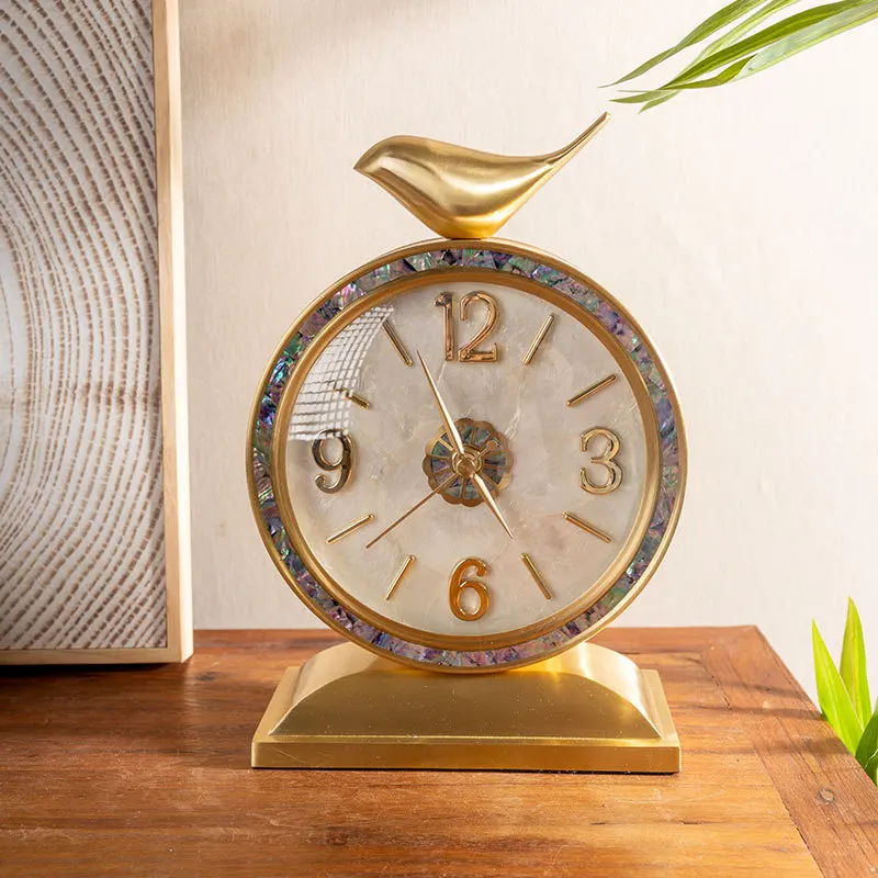 Creative light luxury pendulum desktop shell clock, new American retro ornament European clock
