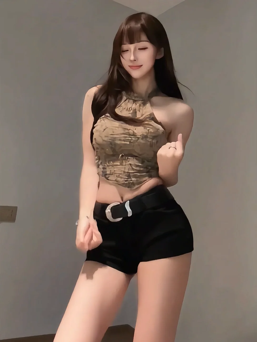 

Sexy Spicy Girl Retro Asymmetrical Neck Hanging Vest Top Summer Pure Desire Body Shape Shorty Shorts Two-Piece Set for Women