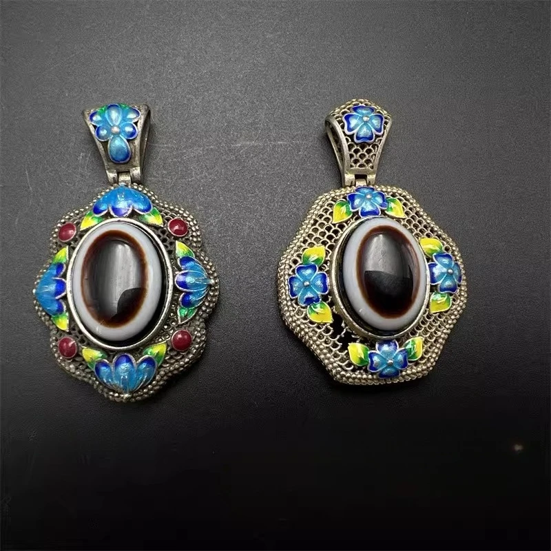 

collectibles, white copper with Tibetan silver inlaid with sky-eye bead pendant, enamel, antique miscellaneous items,old objects