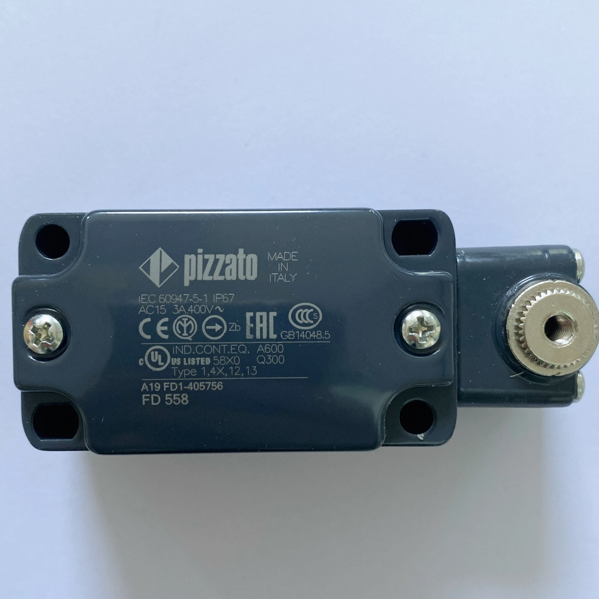 

New original Pizzato limit switch FD 558