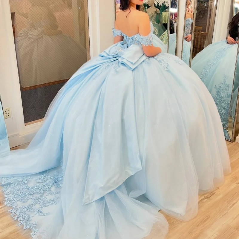 Aangepaste hemelsblauwe Quinceanera-jurken Baljurk Off-shoulder Applicaties Kant Strik Tule Sweet 16-jurk Vestidos De 15 Años XV