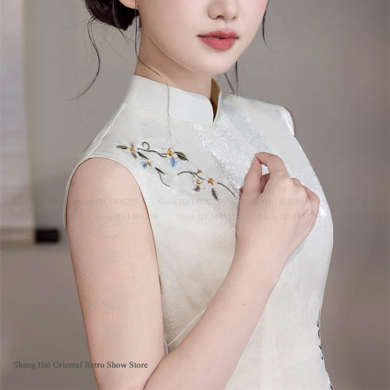 robe-cheongsam-traditionnelle-chinoise-brode-Elegante-en-satin-blanc-jacquard-longue-qipao-robe-de-soiree-formelle-sexy-et-ajustee-vestidos