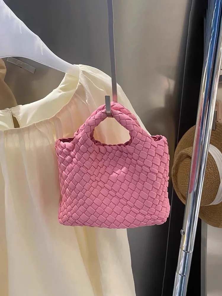 Handwoven Basket Shape  Shoulder Bag Soft Cowhide Leather Magnetic Buckle Closure Casual Style British Fashion Trend