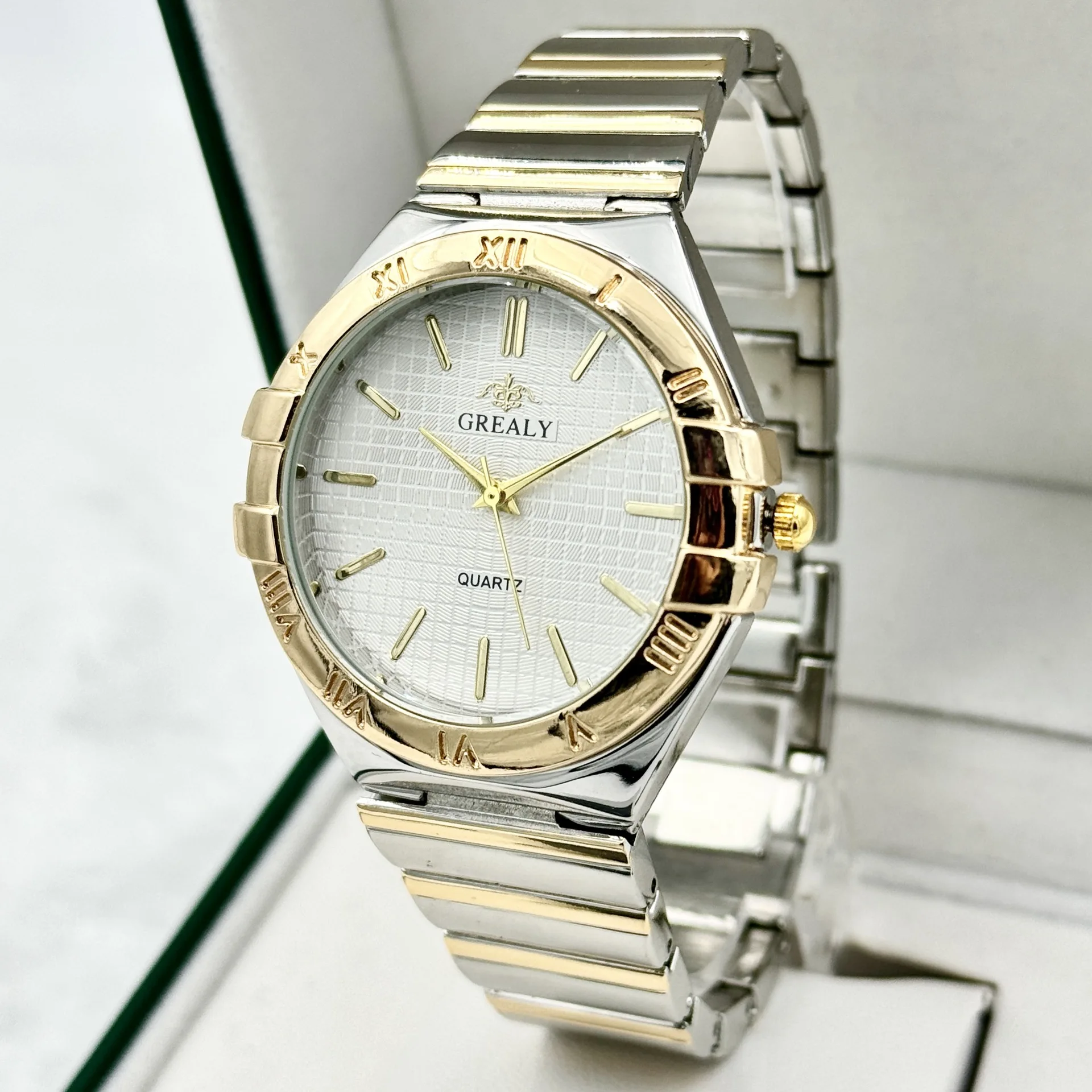 Men Watch Light Luxury Brand High Quality Steel Waterproof Couple Watches Gold Classic Steel Women Fashion Quartz Wristwatches