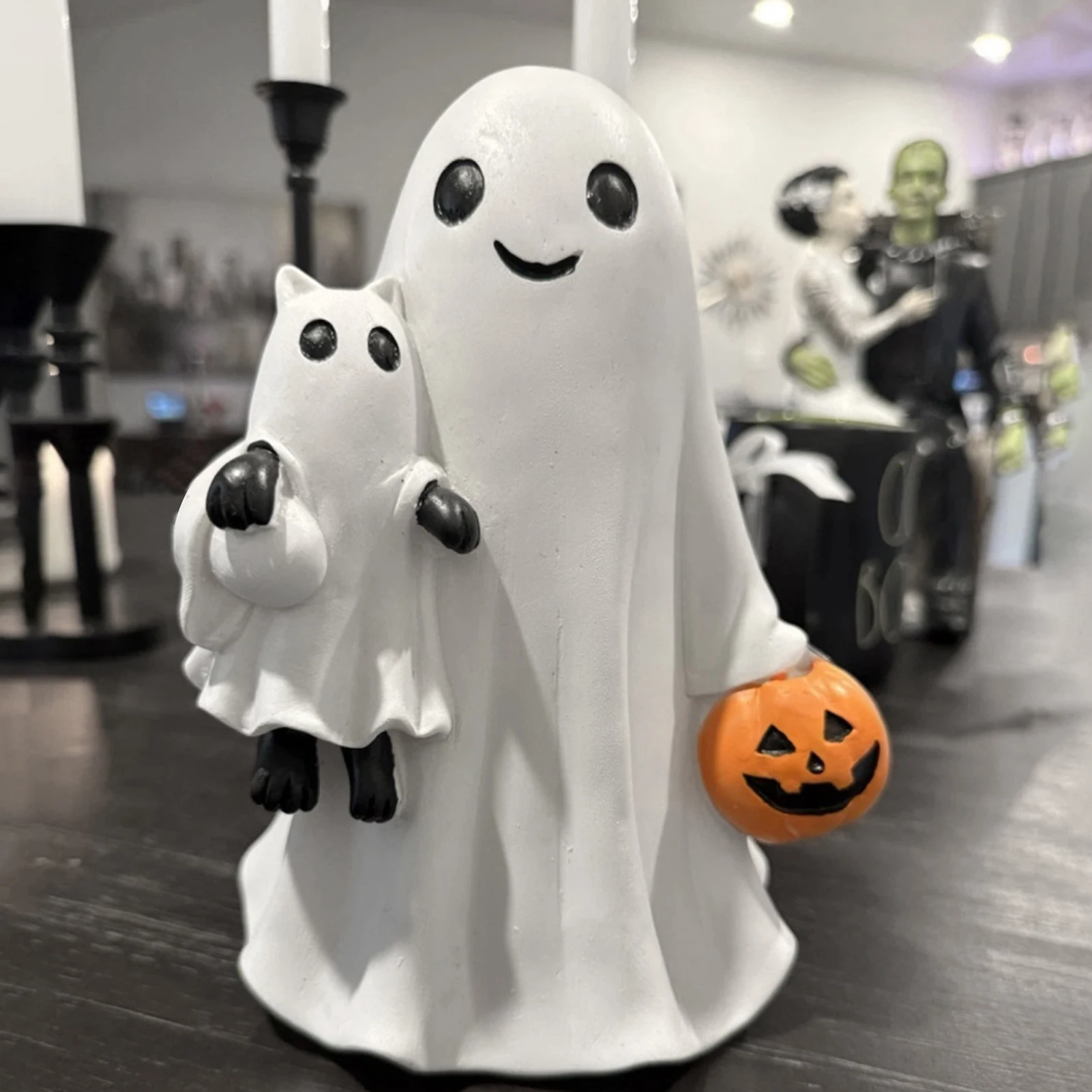 Cute Halloween Ghost Resin Decor Ghost Statue with Pumpkin Design Landscaping Decor Suitable for Halloween Party Decor