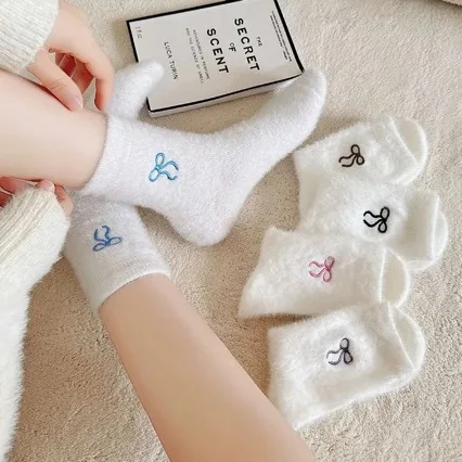 

5 Pairs Winter Bow Australian Fleece White mid-calf Socks women Thickened Warm Home Floor Sleep Long Sports Ankle Crew 7W267