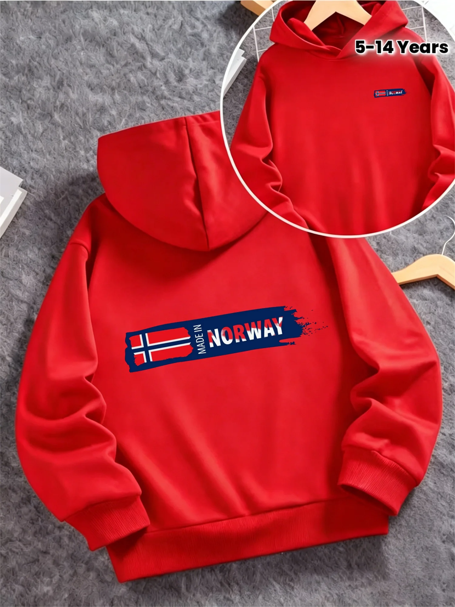 Graffiti hoodie, decorated withthe NorwegianflagandEnglishlabelswithasmall tago thechestAutumn/Winter children'sChristmashoodie.