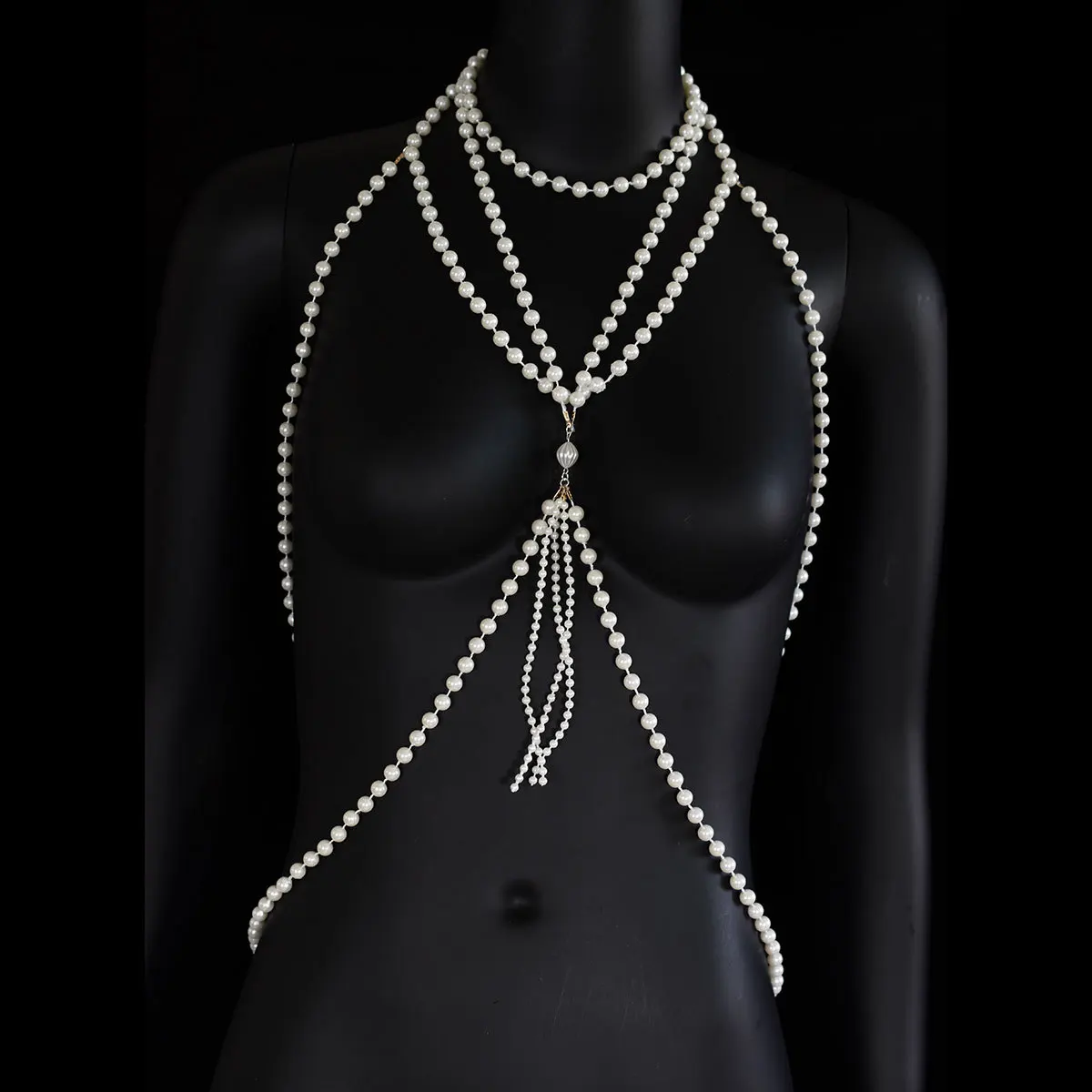 Fashion  chocker Halter Tops Hand-Woven Plastic Pearls Breast Chain Sexy Night Club Dance Show Costume Sexy Bra Body jewelry