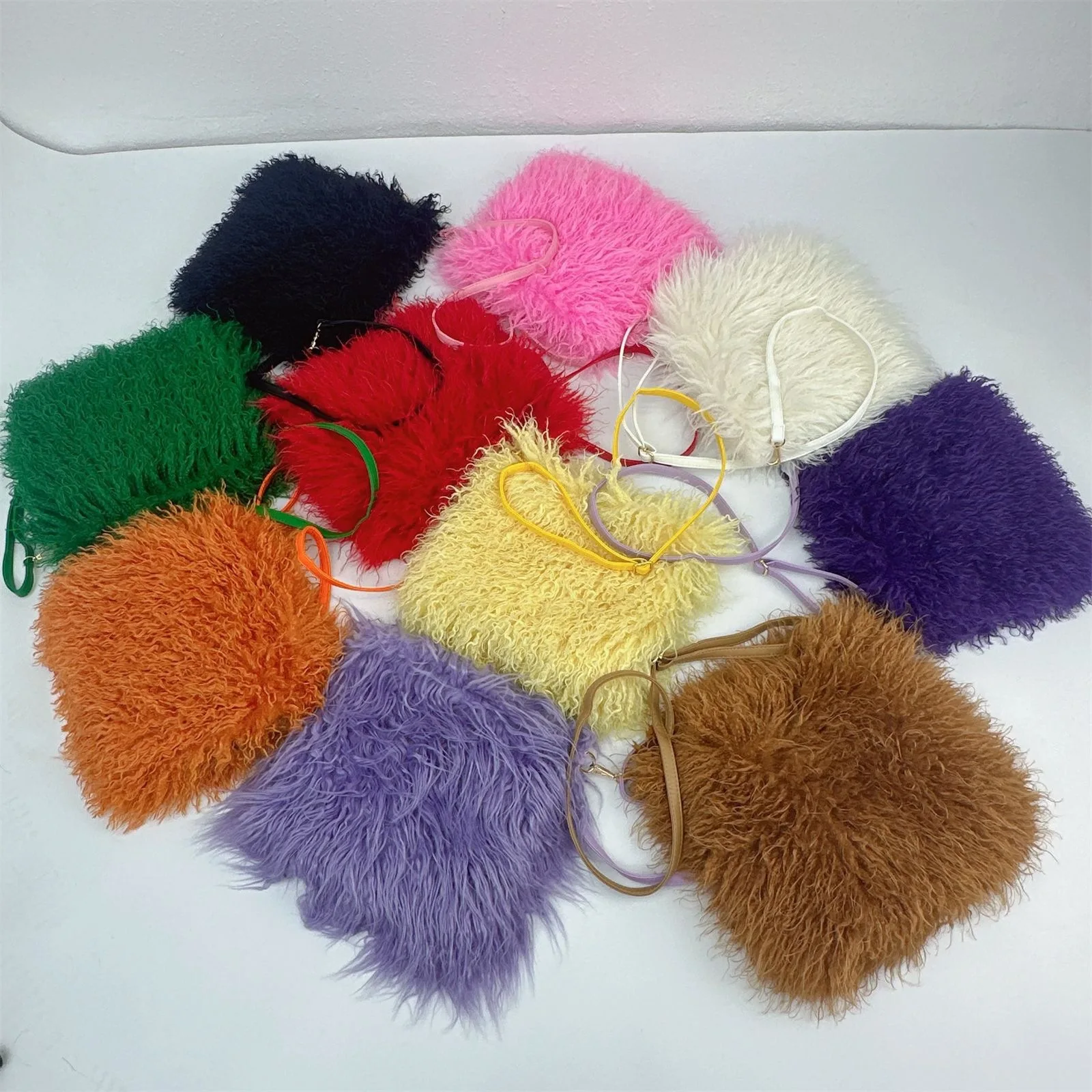 2025 New European American Y2 Hot Girl Faux Sheep Fur Crossbody Bag, Women Fluffy Warm Hand Bag Single Shoulder Purse