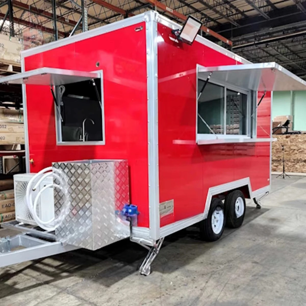 New Arrival Catering Food Truck Customized Multifunctional Dining Car Food Trailer with Porch Mini Bus