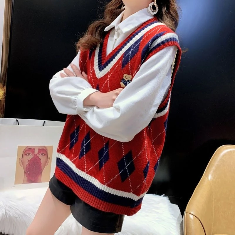 Coletes de malha vermelha para mulheres sem mangas inverno 2025 estética a tendência de roupas de viagem em oferta blusas femininas bordadas