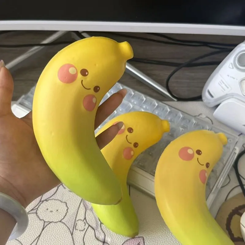 New Simulated Banana Squishy Toy Slow Rebound Stress Relief Soft Damp Texture Food Play Figure for Pressure Relief And Venting