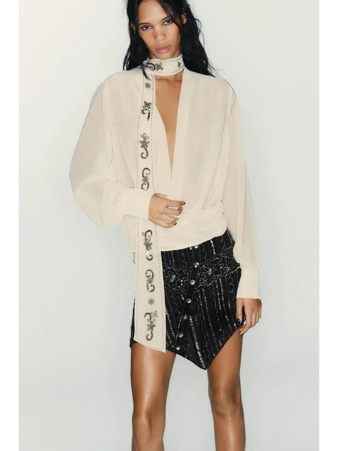 Écharpe perlée décorative longue Sve v-ne f Transparent Double bouton avant irt français Sle coupe ample régulière mince