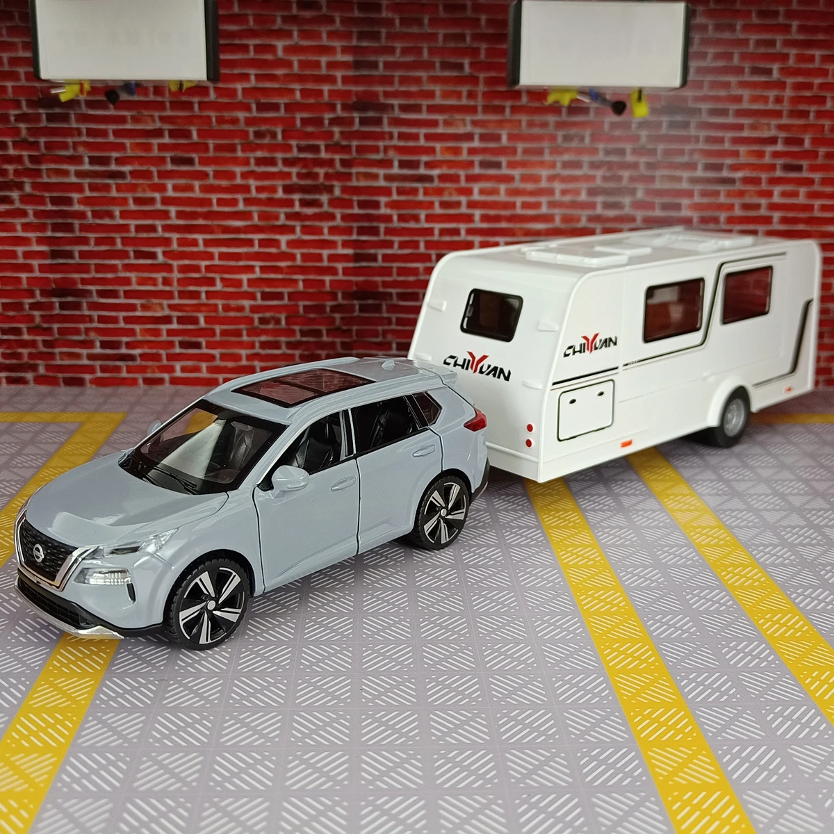 1:32 Nissan X-Trail reboque liga modelo de carro ornamentos acústico-óptico pull-back openable menino brinquedos detalhes ricos boa qualidade