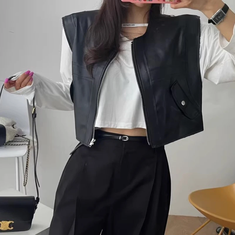 Clothland Women Stylish Black PU Leather Jacket Sleeveless Vest Waistcoat Zipper Short Style Crop Top Chic Coat MA141