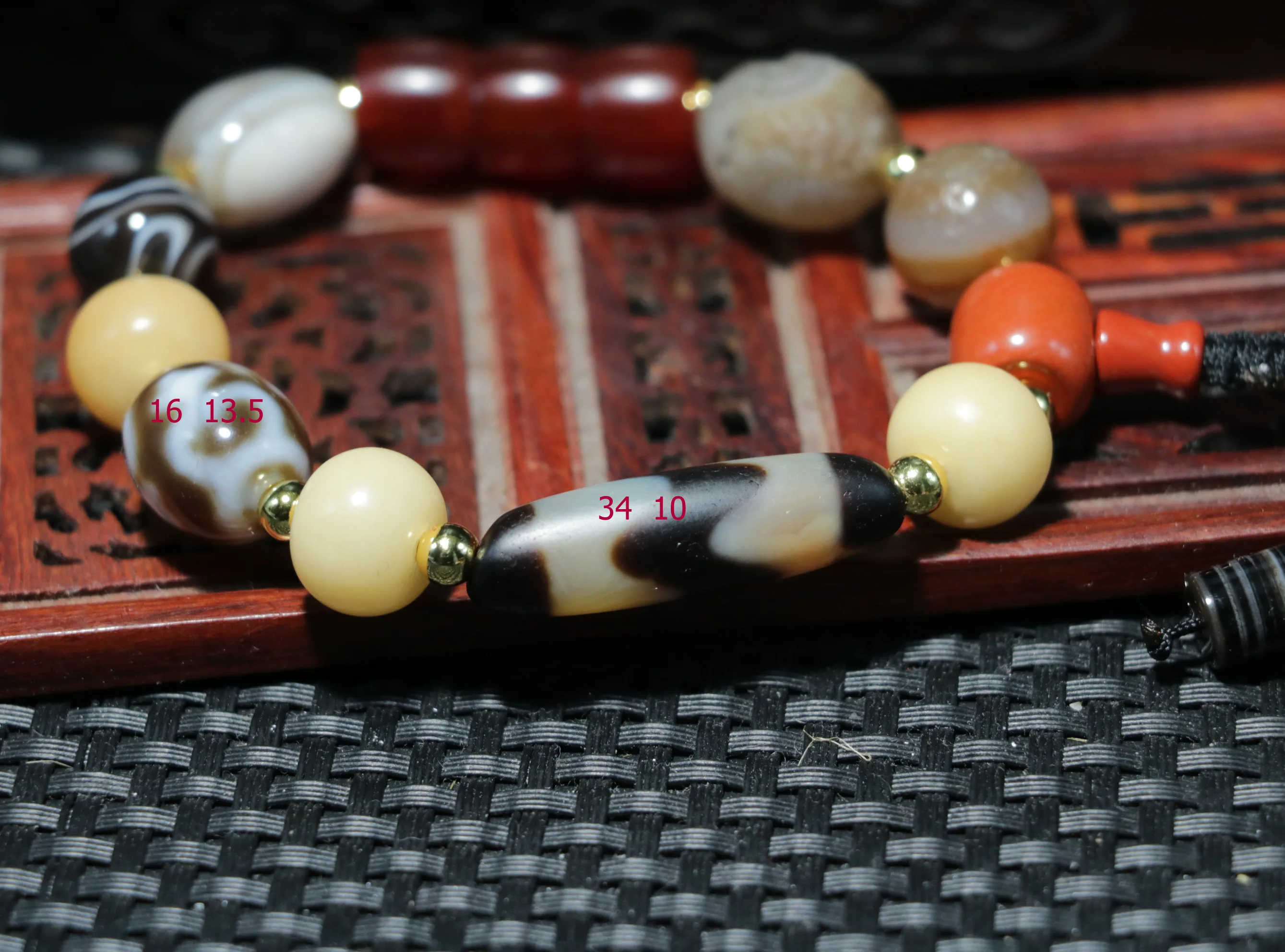 

Unique Style Treasure Energy Tibetan Old Agate Multiple Symbols dZi Bead Hand Knitted Bracelet US0522e Lkbrother AAA