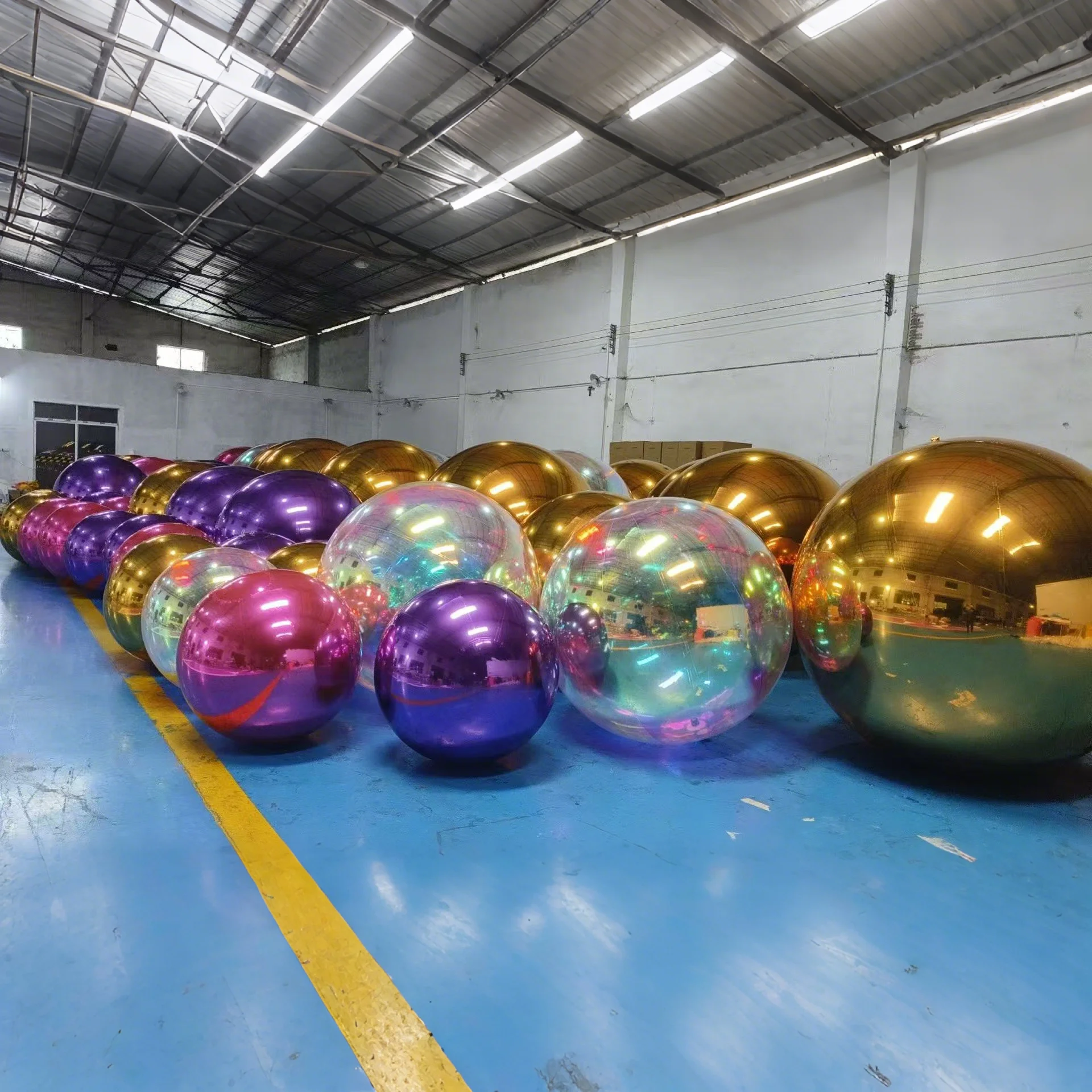 6-teiliges Riesiges Reflektierendes Aufblasbares Spiegelkugel-Set | Hängende Ballons für Weihnachtsveranstaltungen in Einkaufszentren, Hochzeitsbühnen & Dekorationen – Detail 4