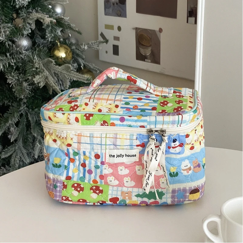 Cartoon Print Large Capacity Women's Cosmetic Bag Sweet Fashion Portable Travel Ladies Storage Bags Simple Novel Female Handbag