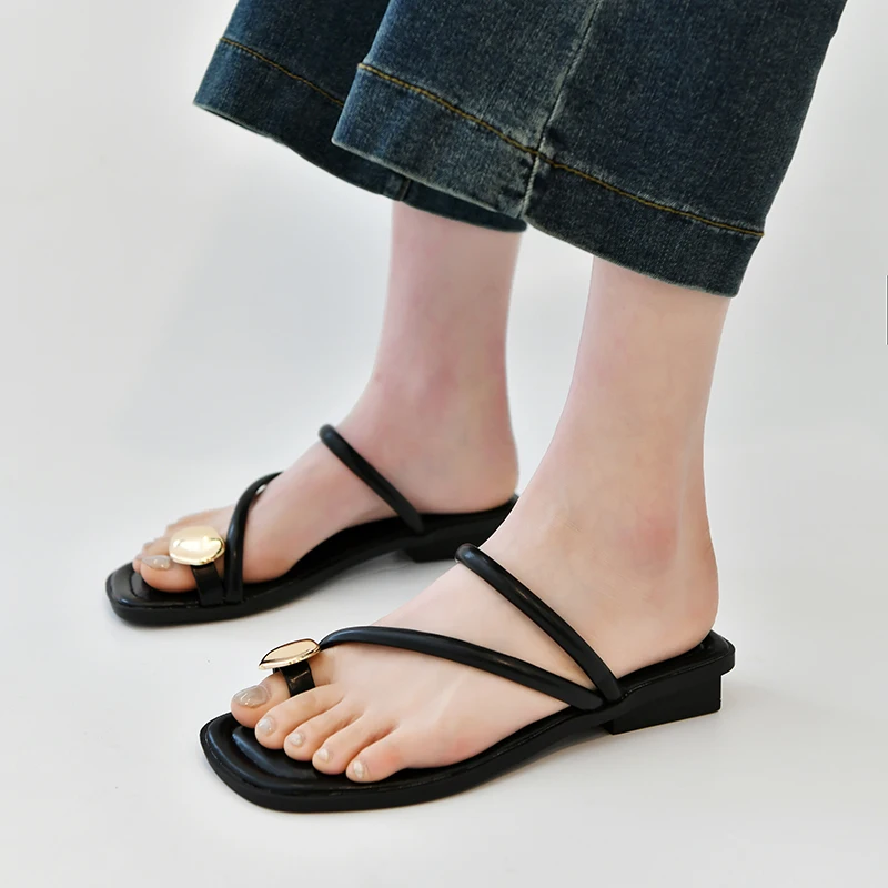 Metal Decoration Sandals Woman Luxury Flip Flops Beach Sandal Mules Low Heel Slip on Women Slippers Summer Ladies Elegant Slides