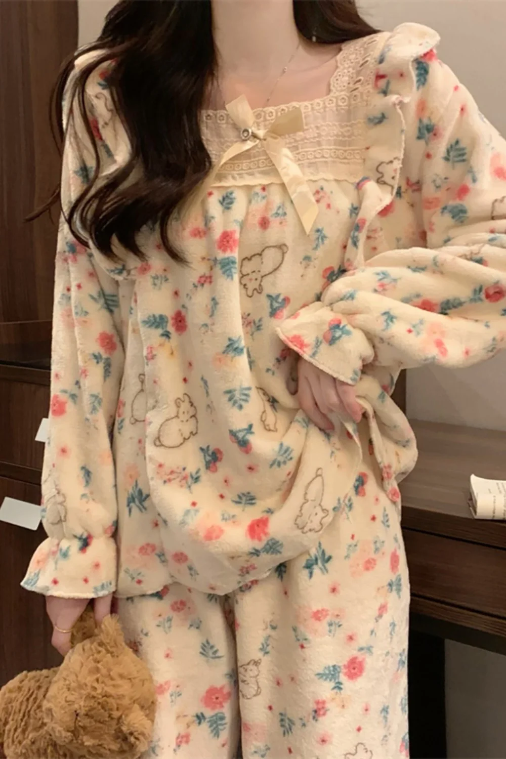 New Relaxed Home Pajamas With Thick Fleece Pants Two-Piece Set For Women Winter Casual Princess Style Lace Girls Home Nightgown