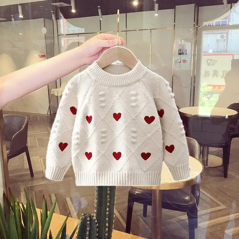 Spring and Autumn Girls' Heart Knit Sweater, Children's Winter Fashion, Cute and Warm Baby Woolen Top, Soft and Skin-Friendly