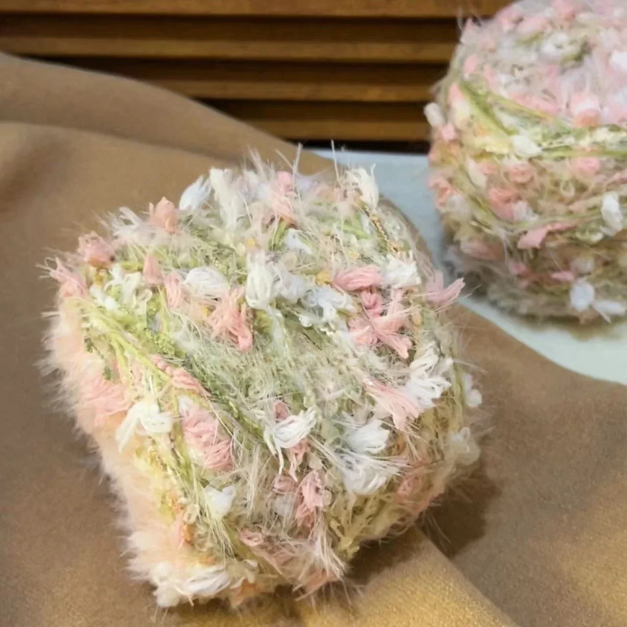 125 جرام غزل الحياكة المختلط رومانسية فائقة النعومة جديدة مميزة لتقوم بها بنفسك المنسوجة يدويا وشاح كرة غزل مختلط ، قبعة ، حقيبة سترة هدية