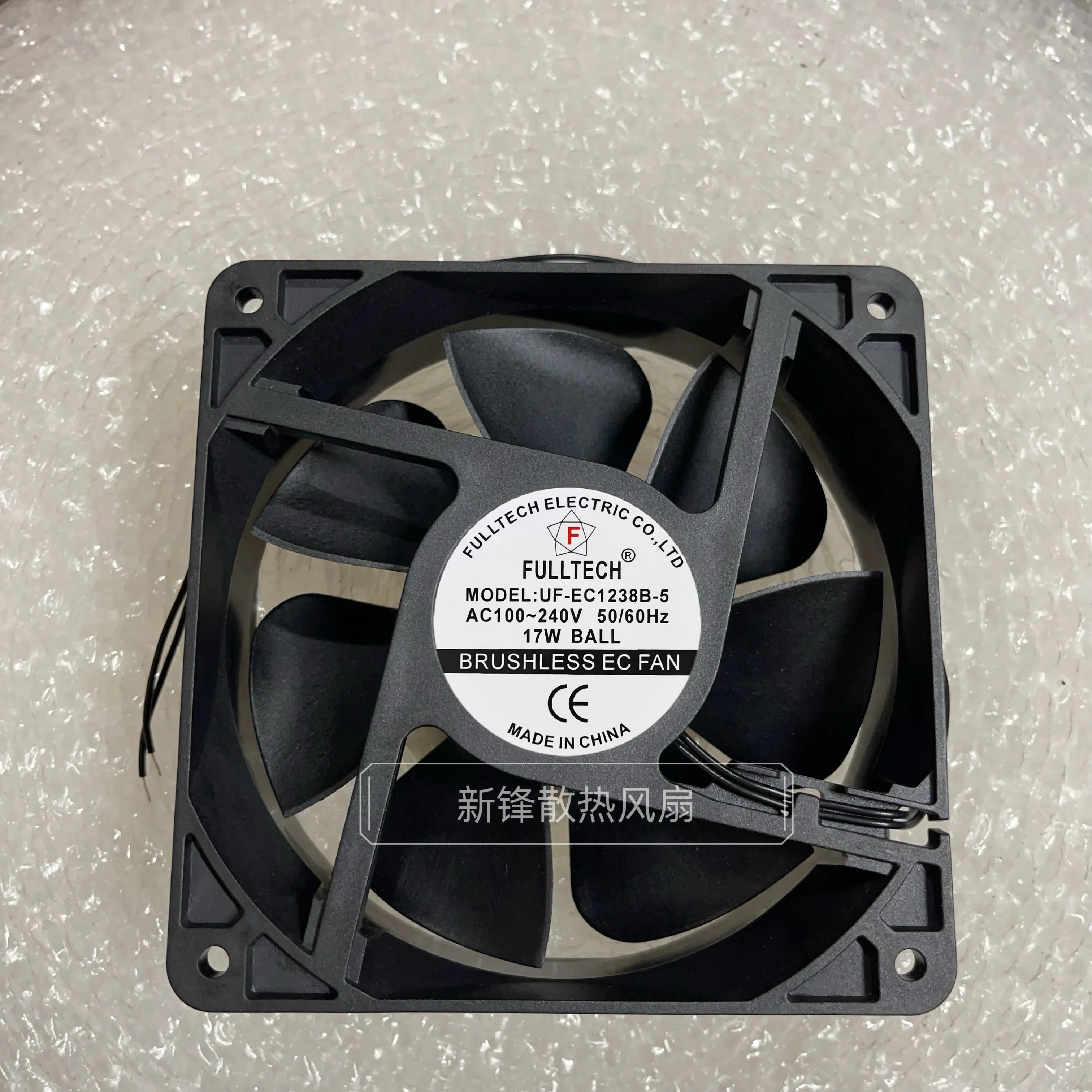 

FULLTECH UF-EC1238B-5 AC 100-240V 17W 120x120x38mm 2-проводной вентилятор охлаждения для сервера
