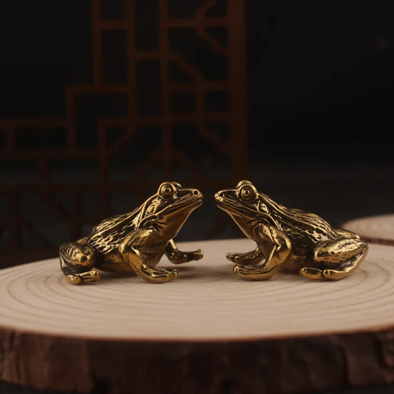 1/2Pcs refined solid retro style frog prince desktop ornament pastoral style frog shape