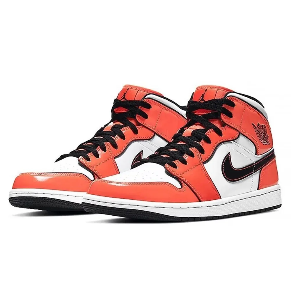 

Nike AJ1 Mid SE Turf Orange Comfortable Mid-Top Retro Basketball Shoes Unisex Style Black/White/Orange DD6834-802