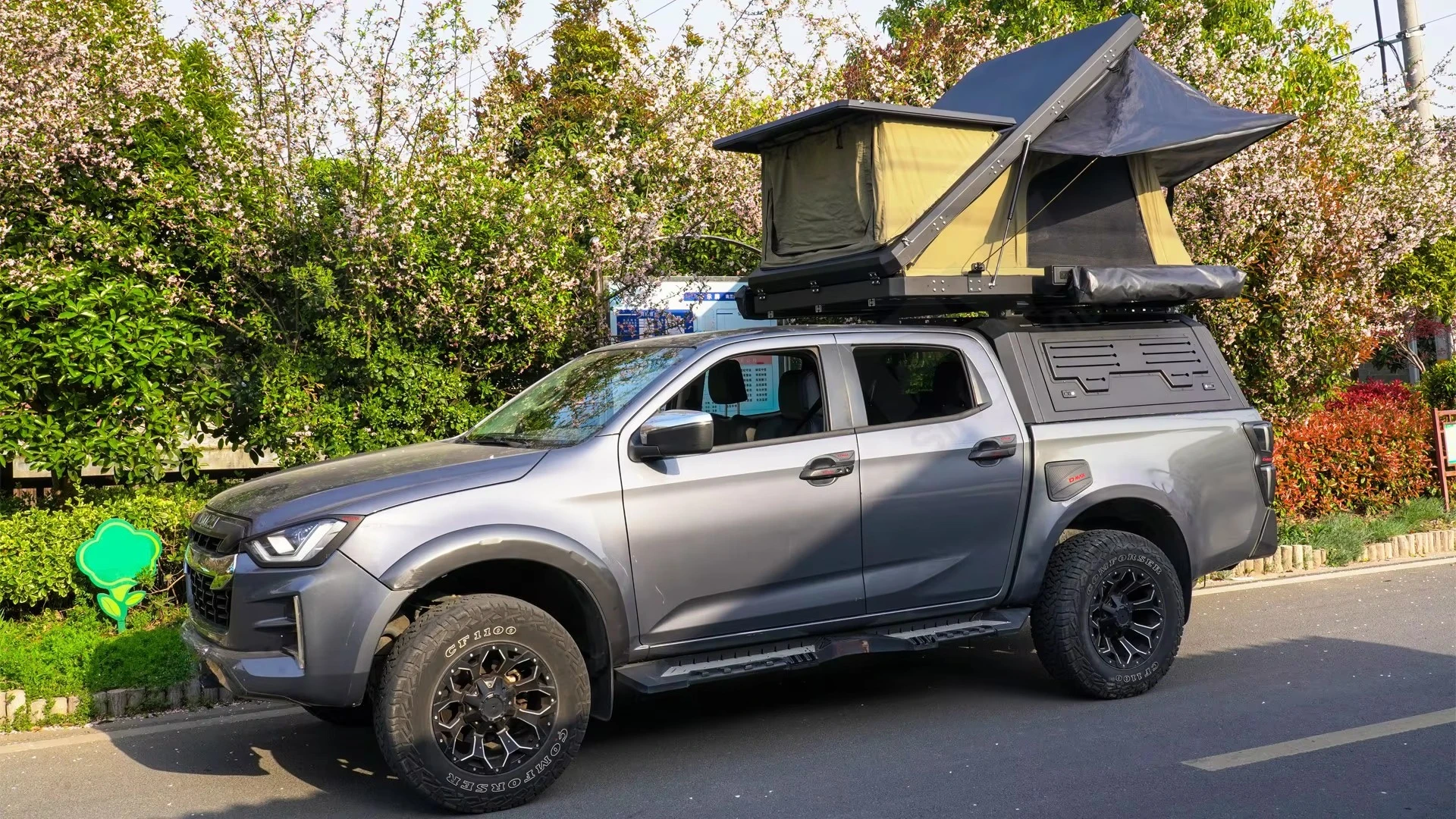 Aluminum Clamshell Hard Shell Pickup Truck Car Roof Top Tent Outdoor Camping Triangle Car Rooftop Tent