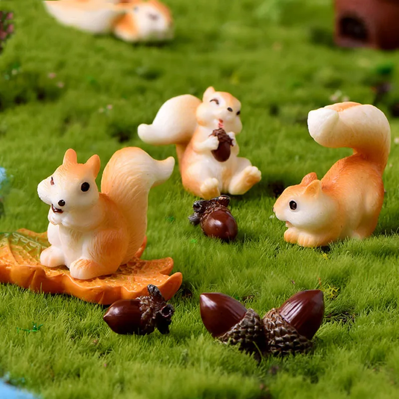 

Micro Landscape Succulent Plant Horticultural Decoration Cute Squirrel Nut Pine Cone House Maple Leaf Resin Handicrafts Ornament