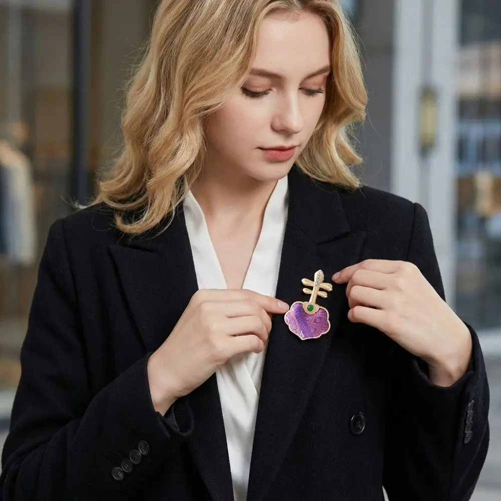 Traditional Design Song Brocade Brooch New Style Handmade Pipa Brooch Butterfly Pattern Pipa Design Vintage Ornament