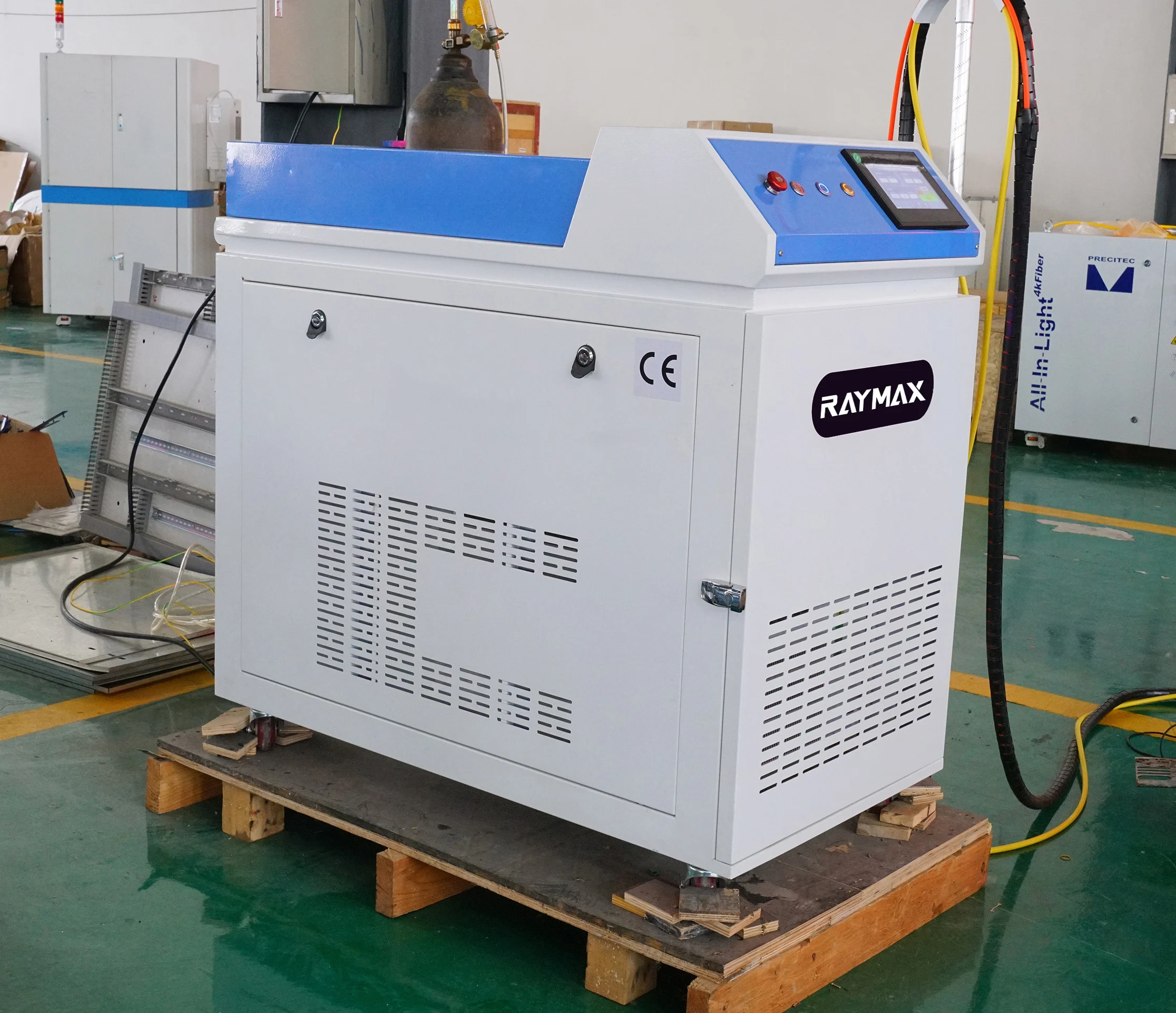 RAYMAX Brand 3 in 1 Fiber Light Welding Machine For Welding Carbon Stainless Aluminum Steel 1000W 3000W