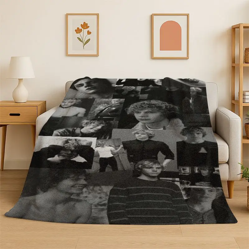 3D Evan Peters star Flannel Blanket Soft Warm Throw Blanket for Bedroom Living Room Bed Travel Camping Picnic Gift