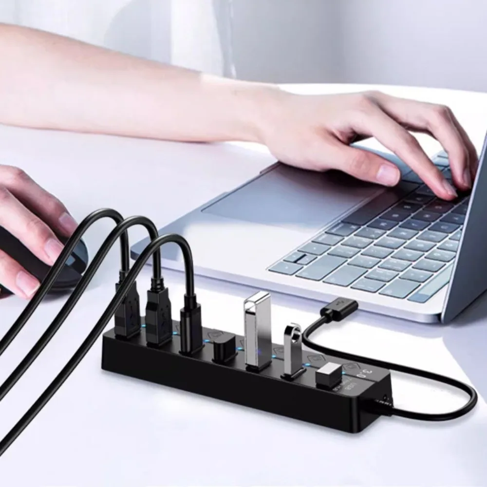 7 في 1 USB 3.0 Hub قاعدة توسيع مفتاح مستقلة USB 3.0 الفاصل متعدد الوظائف 7 منافذ USB موسع عالي السرعة