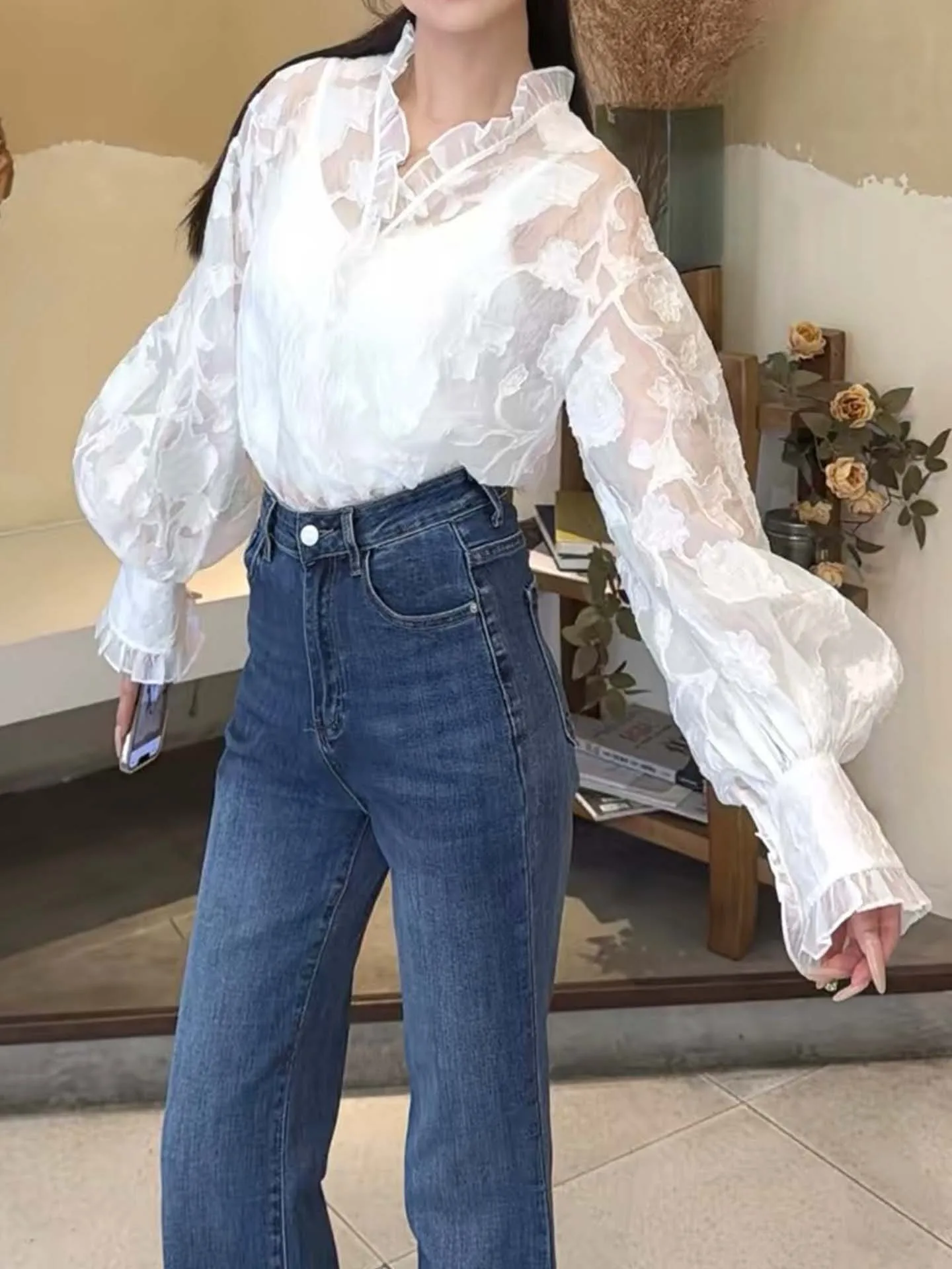 

Женская блузка во французском стиле с вышивкой, новинка весенней коллекции, с длинным рукавом, из тонкой сетки, прозрачная, свободного кроя, комплект из двух предметов, накидка