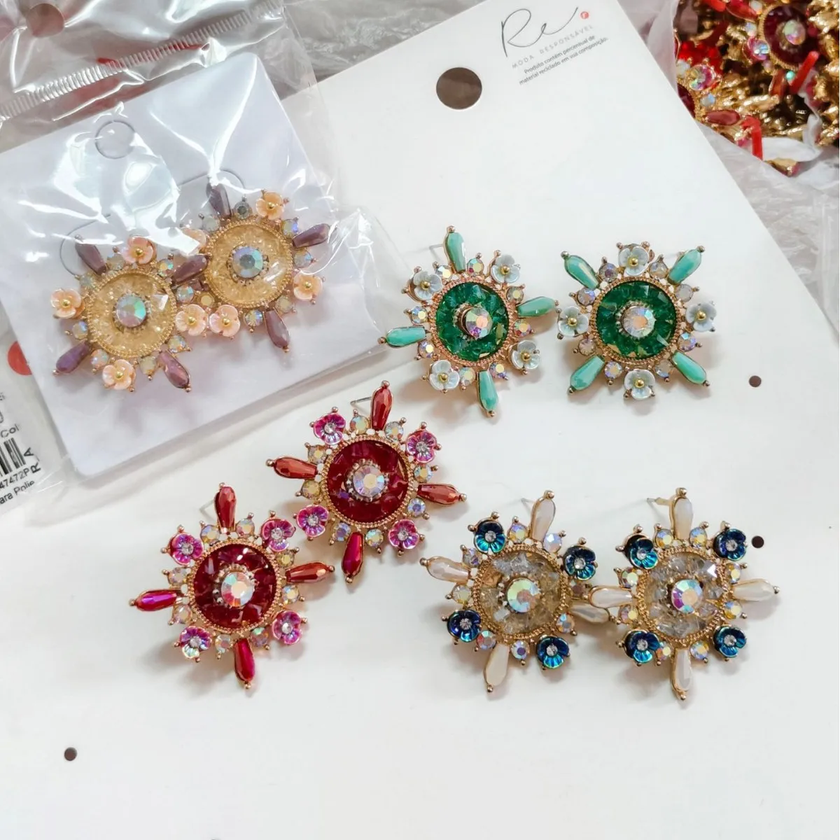 Cross-border hot-selling small flower earrings Korean version versatile full diamond studs retro high-end temperament earrings