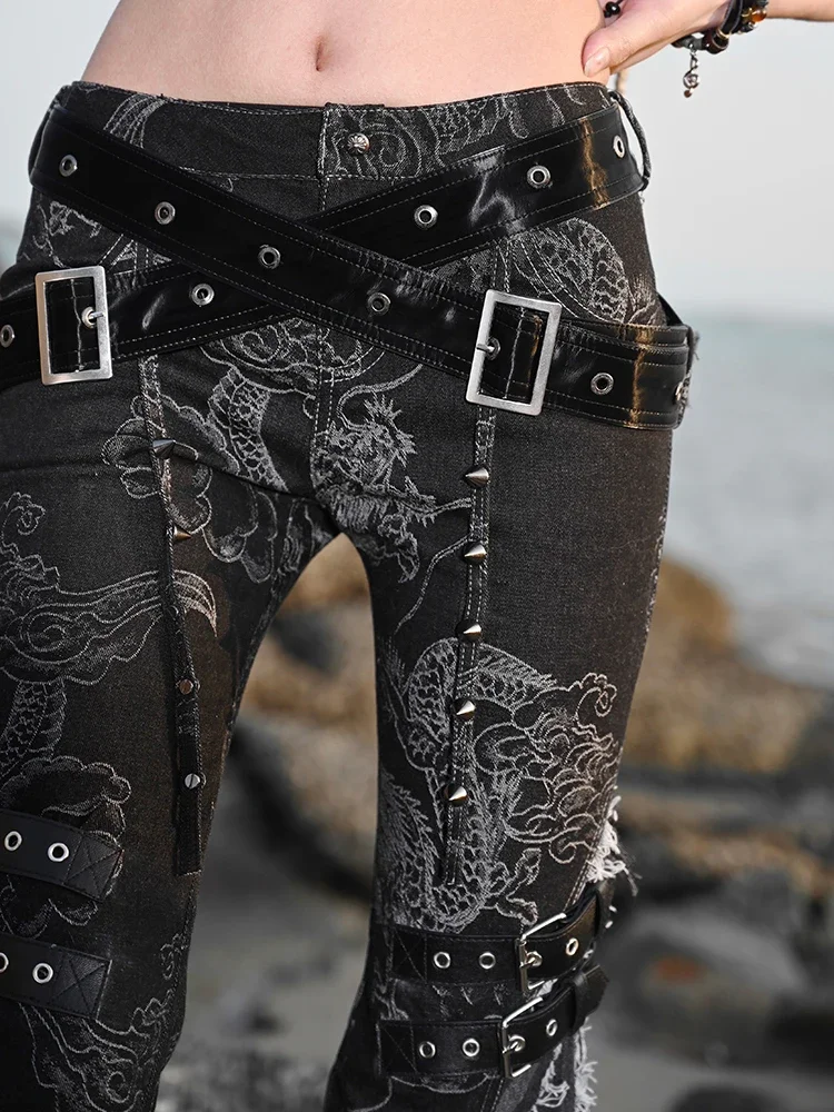 Rifornimento di sangue originale Punk Y2K Hot Girl aspetic Grunge Cowboy Jeans Black Dragon Pattern nappa Denim Horn Pants con cintura