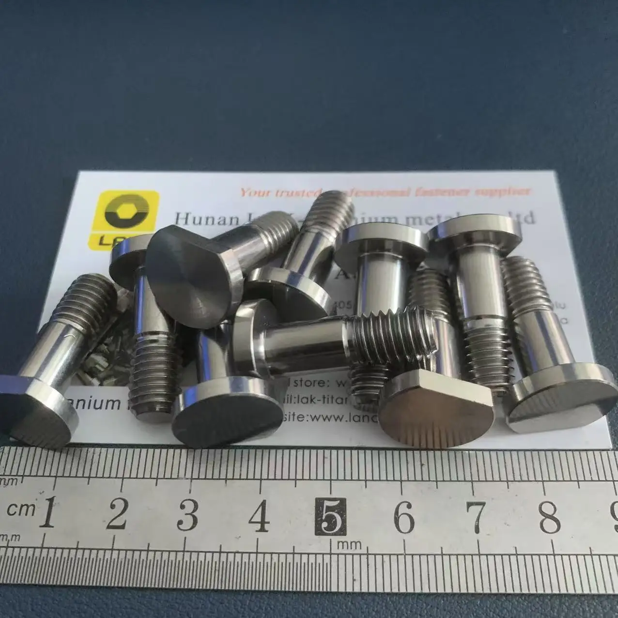 M8x24 27 برغي/مسمار من التيتانيوم برأس مستدير لمسند المحرك Gr5 #1