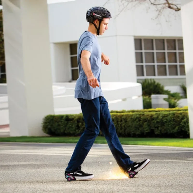 Adjustable roller skates for children