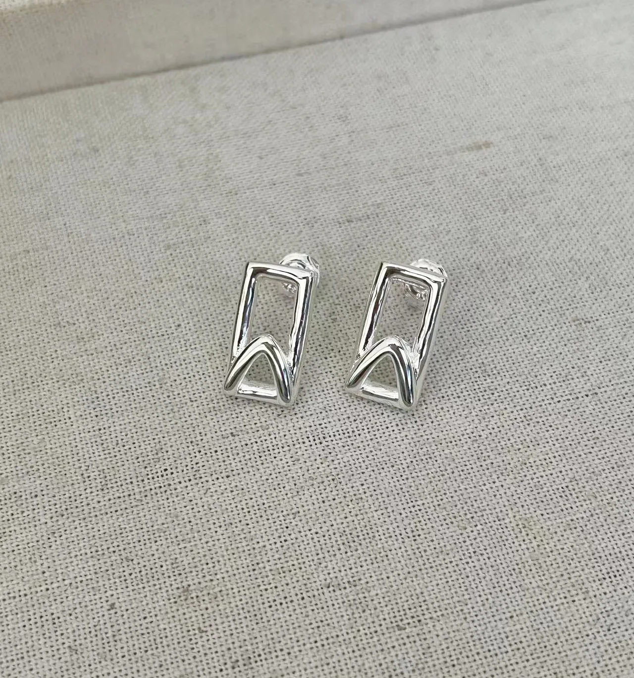 YS 2024 Popular UNO DE 50 Creative Fashion Popular Silver 925 Jewelry Hexagonal Charm Earrings Gift Free Delivery Dropshippring