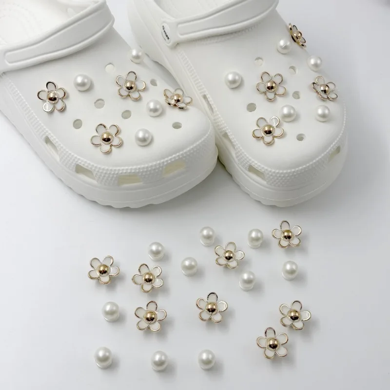 18PCS Fashion Shoe Charms Set Accessories Hole Shoe Buckle Summer Daisy Pearl White Flower DIY Shoes Decorations